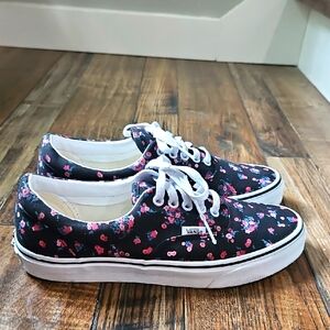 Vans Womens Black Floral Canvas Sneakers. Size 9.5‎